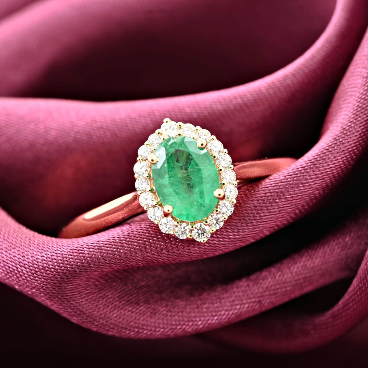 Luxoro AAA Kagem Zambian Emerald and G-H I2 Diamond 1.00 ctw Ring in 14K Yellow Gold (Size 9.0) (Del. In 10-15 Days) image number 1