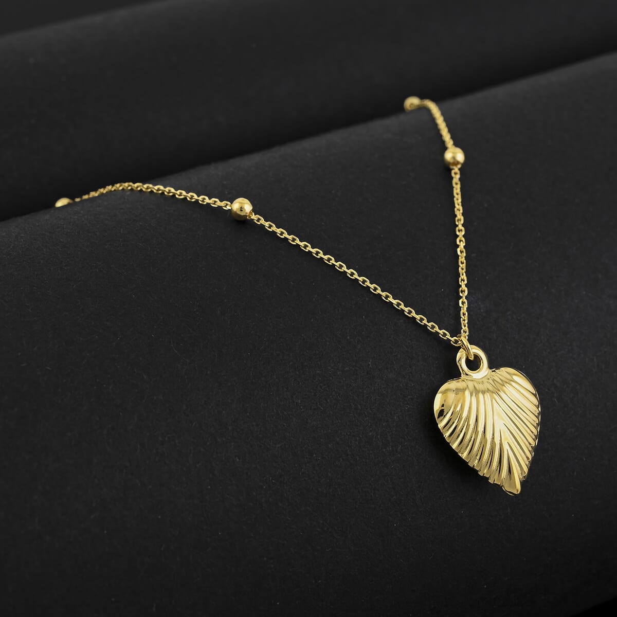 10K Yellow Gold Diamond-Cut Heart Beads Necklace (20 Inches) (1.57 g) image number 1