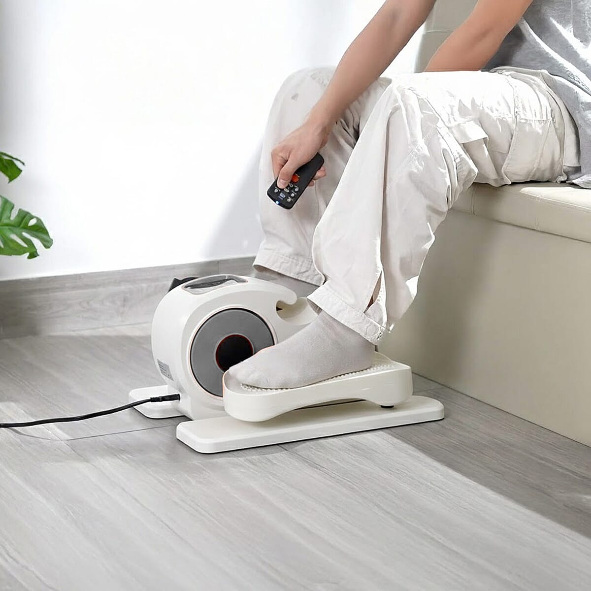 Livmore White Electric Stepper with LCD Display & Remote image number 9