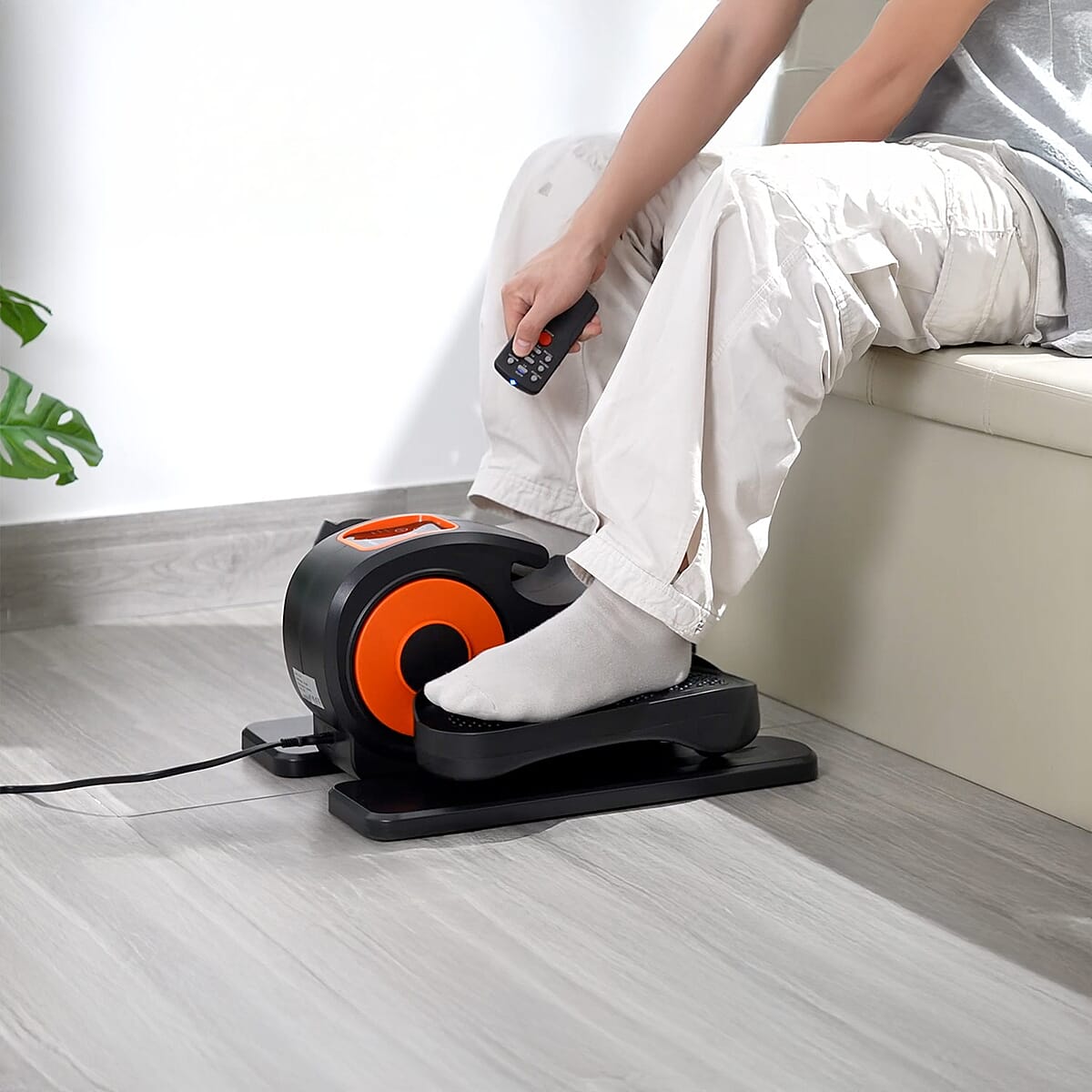 Livmore Black Electric Stepper with LCD Display & Remote image number 9