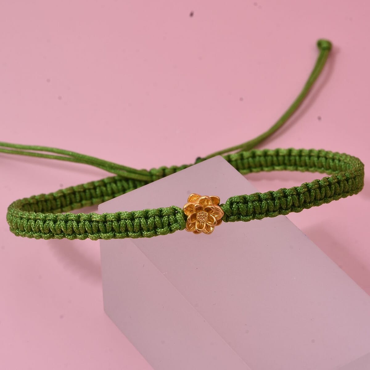 24K Yellow Gold Daisy Floral Green Thread Adjustable Bracelet 0.11 Grams image number 1