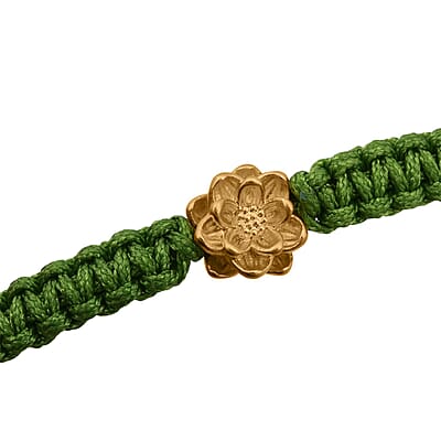 24K Yellow Gold Daisy Floral Green Thread Adjustable Bracelet 0.11 Grams 