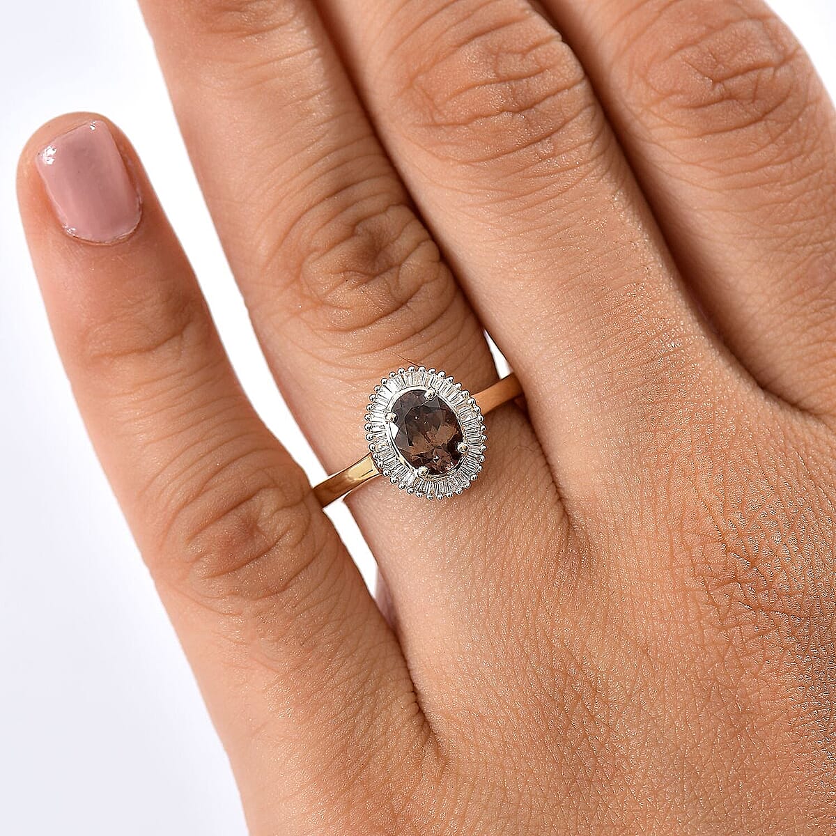 Luxoro AAA Madagascar Color Change Garnet and G-H I2 Diamond 1.70 ctw Starry Bloom Ring in 10K Yellow Gold (Size 10.0) image number 2
