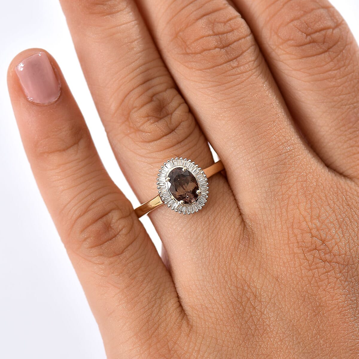 Luxoro AAA Madagascar Color Change Garnet and G-H I2 Diamond 1.70 ctw Starry Bloom Ring in 10K Yellow Gold (Size 6.0) image number 2