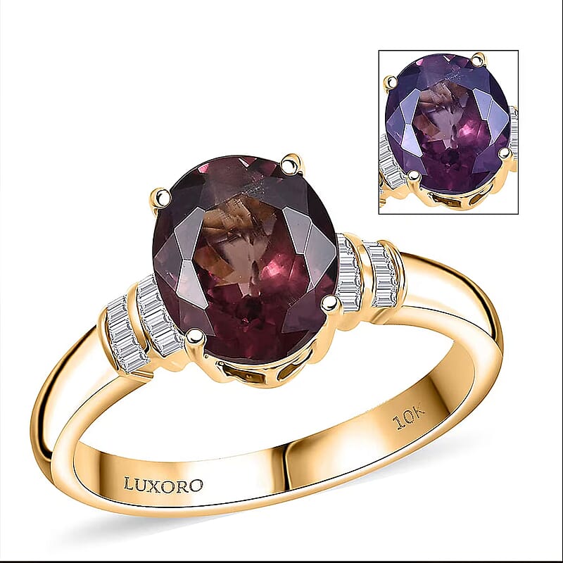Luxoro Premium Madagascar Color Change Garnet and I2 Diamond 2.90 ctw Roayl Elegance Ring in 10K Yellow Gold (Size 10.0)
