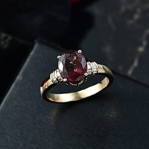Luxoro Premium Madagascar Color Change Garnet and I2 Diamond 2.90 ctw Roayl Elegance Ring in 10K Yellow Gold (Size 6.0)