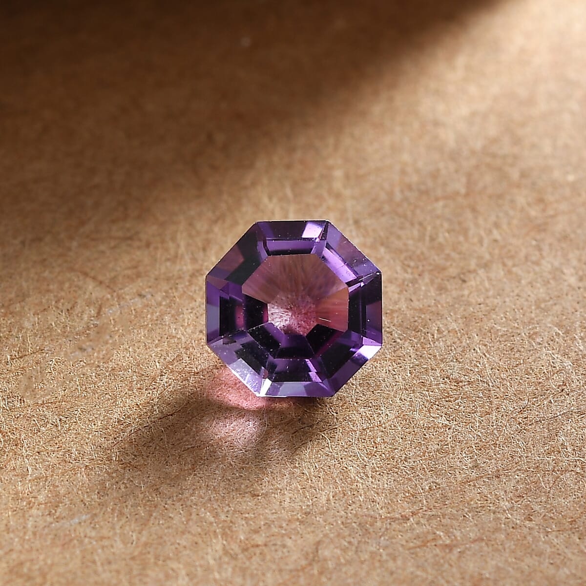 AA Bolivian Amethyst (Octillion 6 mm) 0.58 ctw image number 1