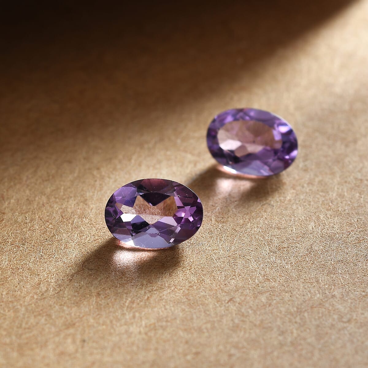 Bolivian Amethyst Set of 2 (Ovl 7x5 mm) 1.20 ctw image number 1