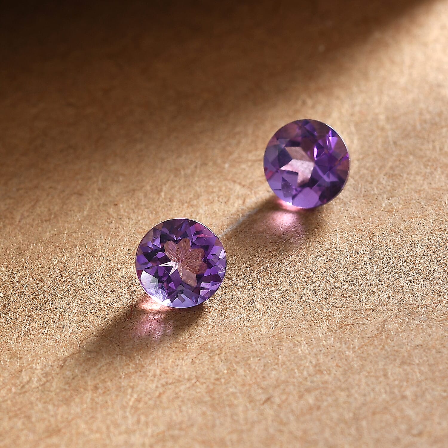 Bolivian Amethyst Set of 2 (Rnd 5 mm) 0.88 ctw Loose Gemstone