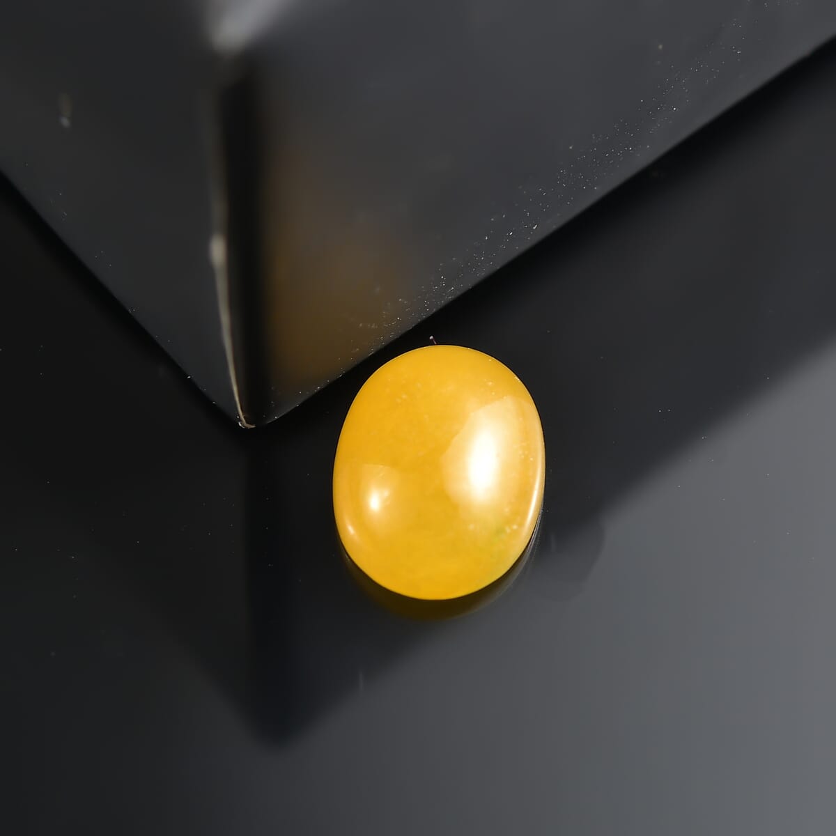 Yellow Jade (D) (Ovl 9x7 mm) 2.22 ctw image number 1