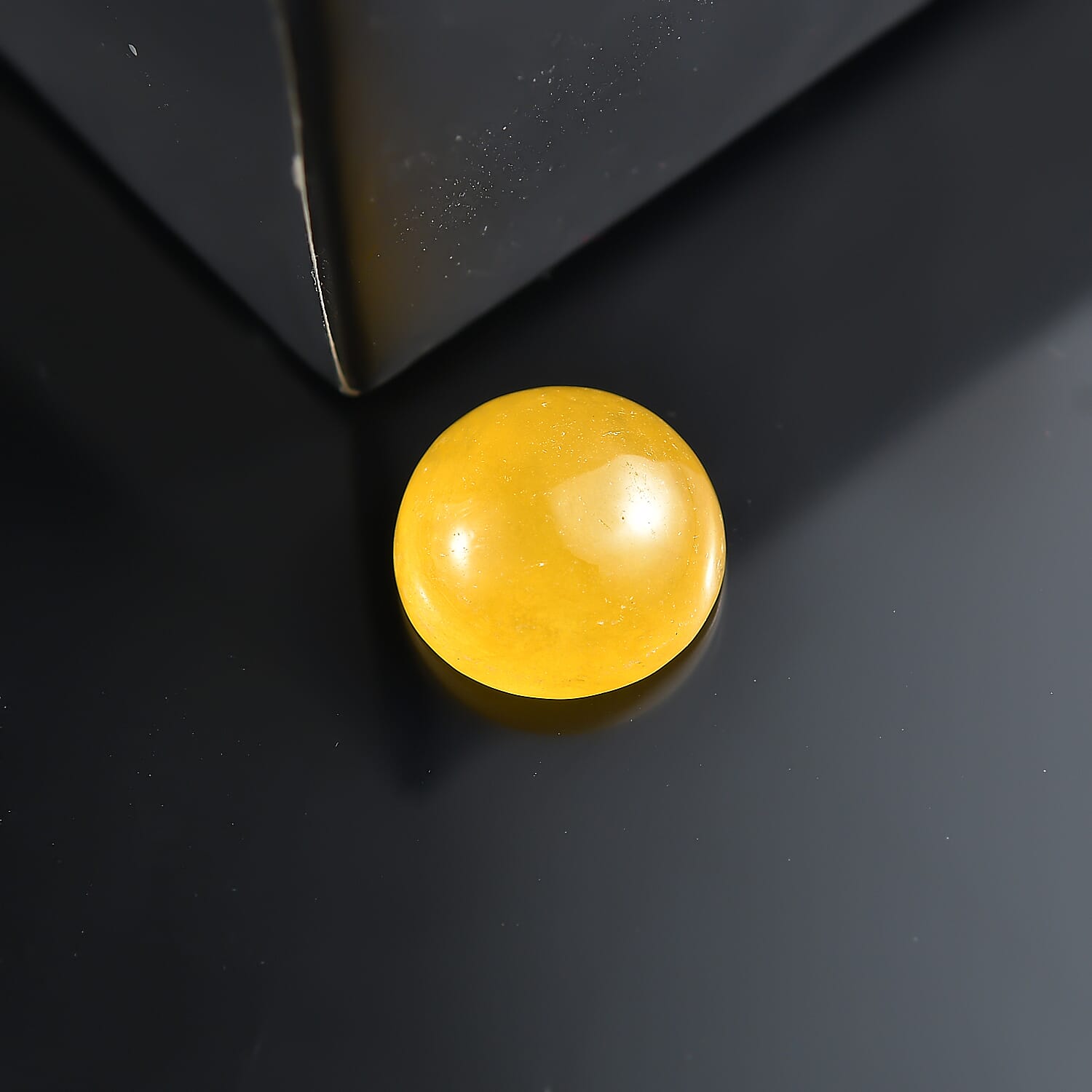 Yellow Jade (D) (Rnd 10 mm) 4.80 ctw Loose Gemstone