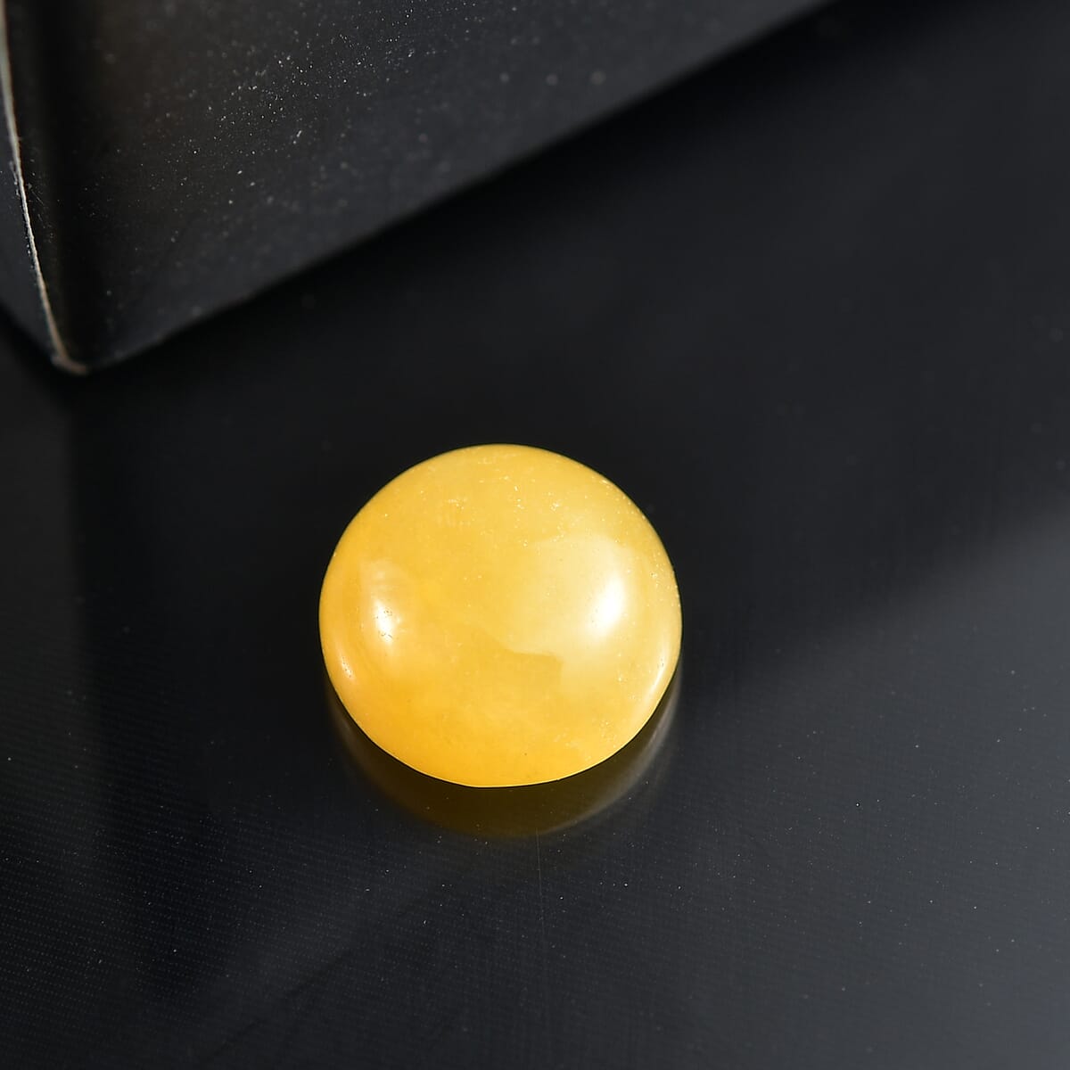 Yellow Jade (D) (Rnd 7 mm) 1.36 ctw image number 1