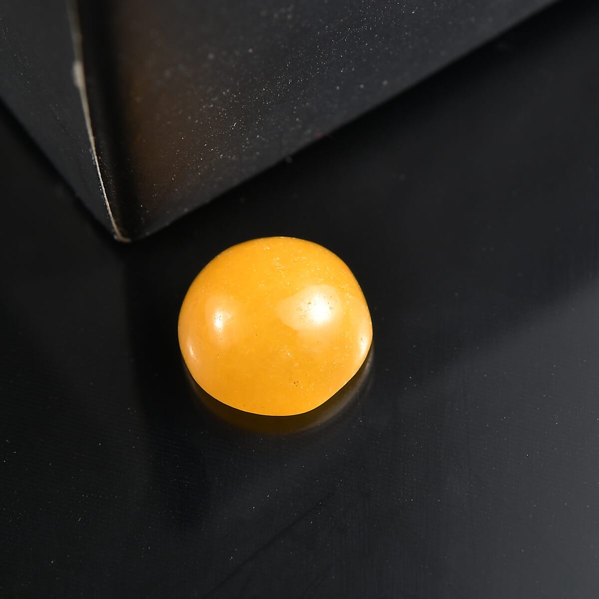 AA Yellow Jade (D) (Rnd 7.5 mm) 1.62 ctw image number 1