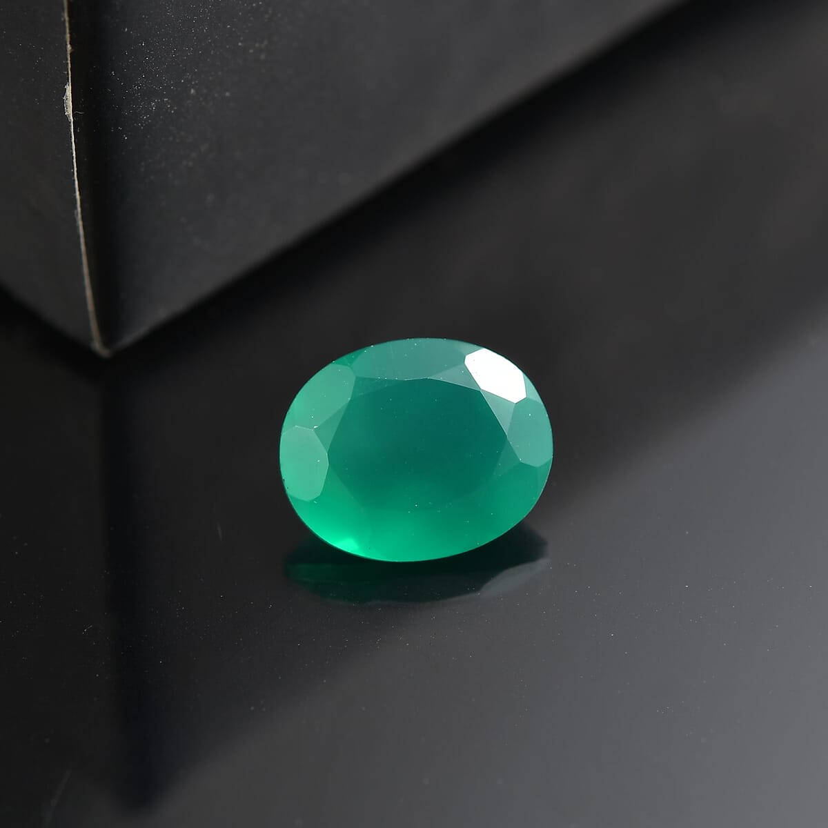 Green Onyx (Ovl 10x8 mm) 2.00 ctw image number 1