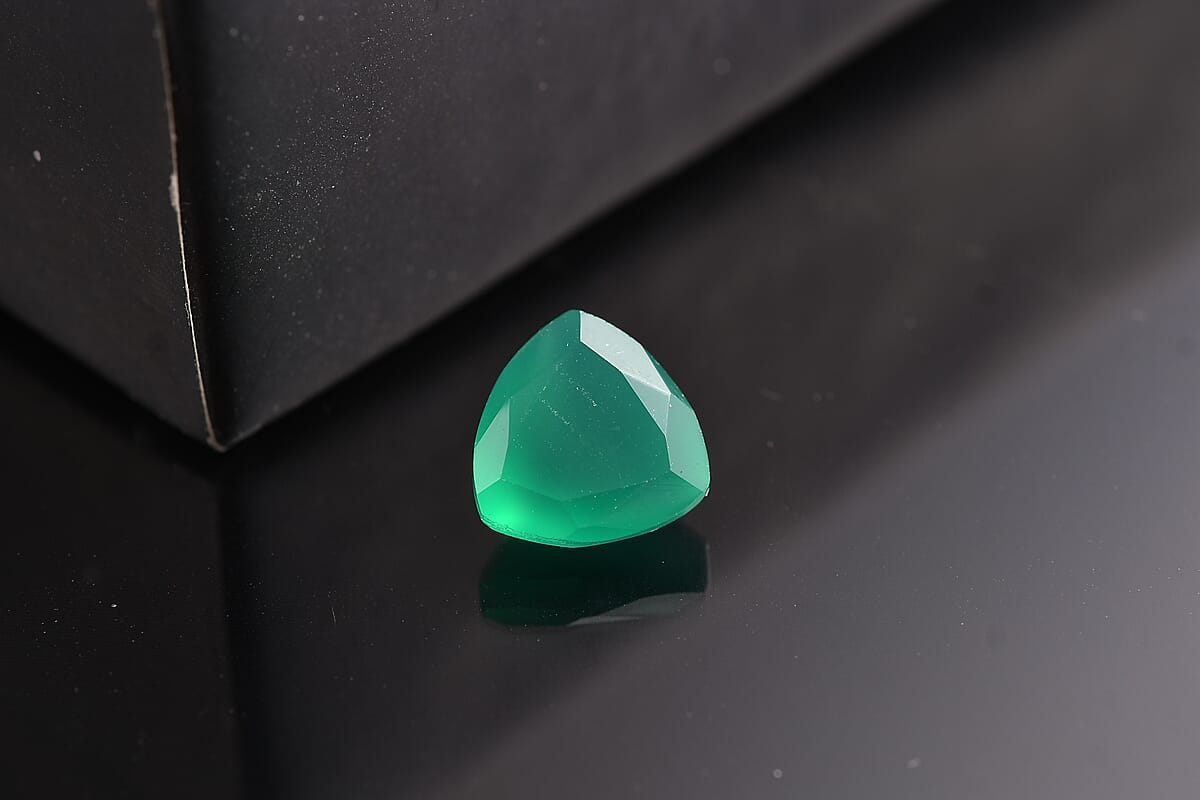 Green Onyx (Trl 9 mm) 2.00 ctw Loose Gemstone image number 1