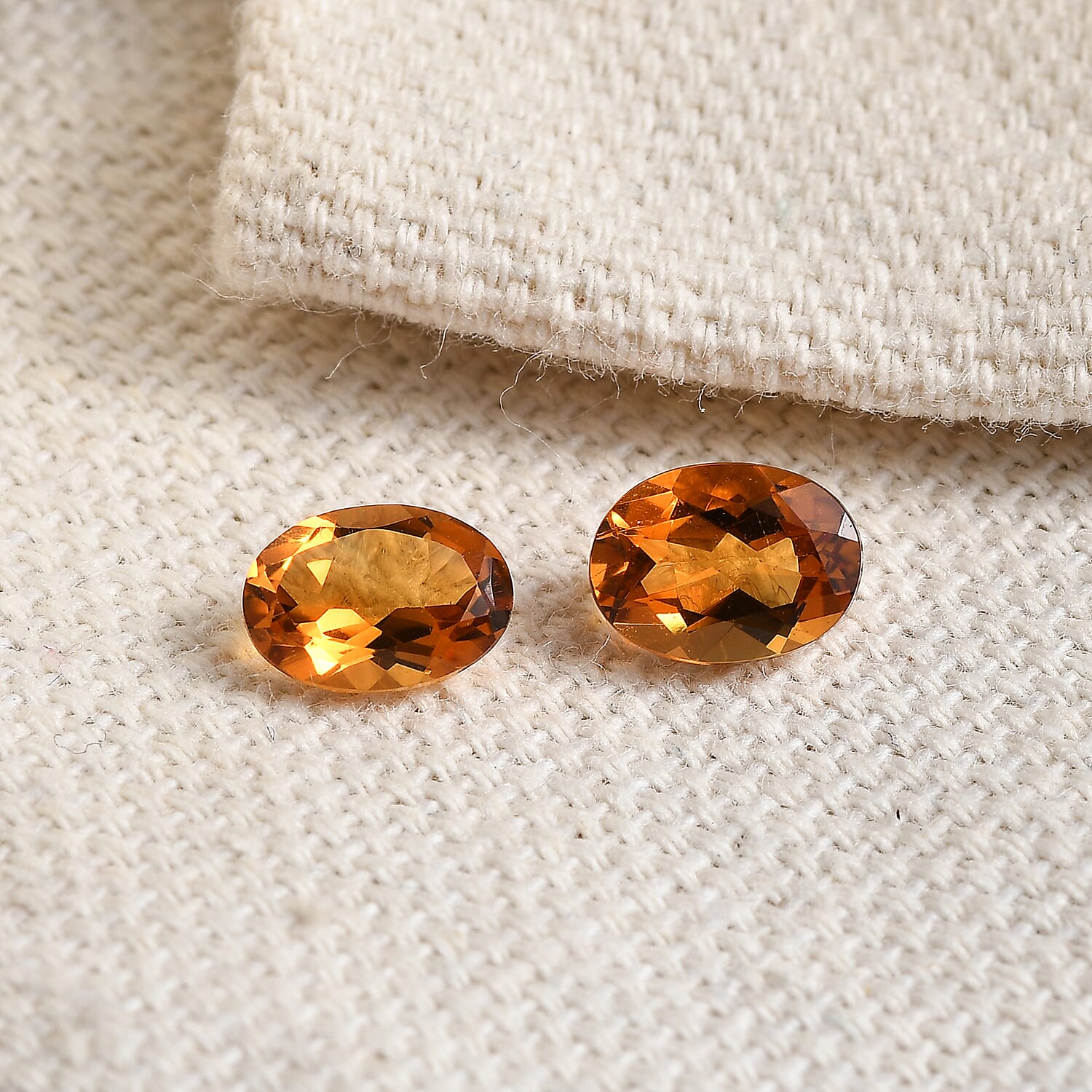 Santa Ana Madeira Citrine Set of 2 (Ovl 7x5 mm) 1.40 ctw Loose Gemstone