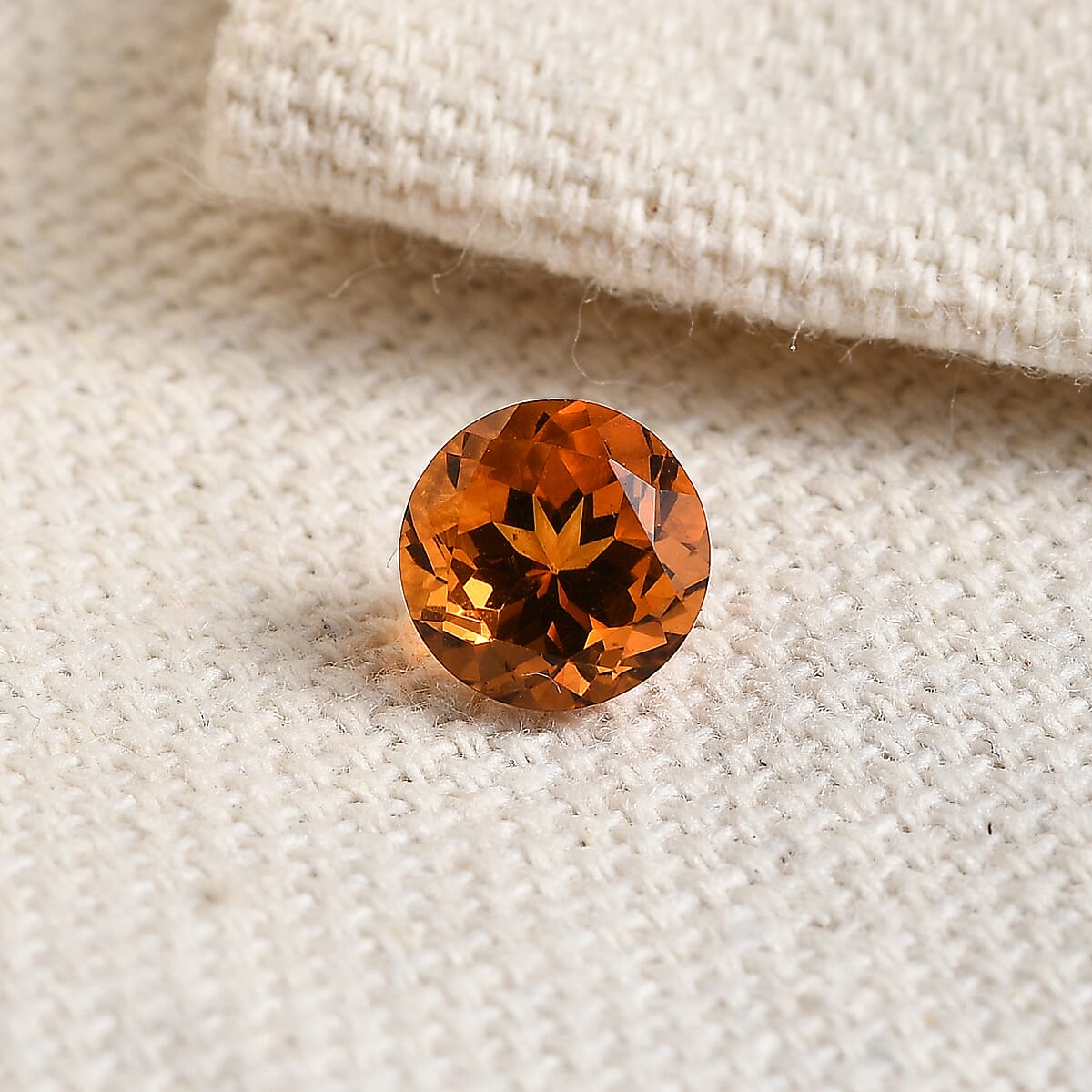 AA Santa Ana Madeira Citrine (Rnd 6 mm) 0.66 ctw Loose Gemstone image number 1