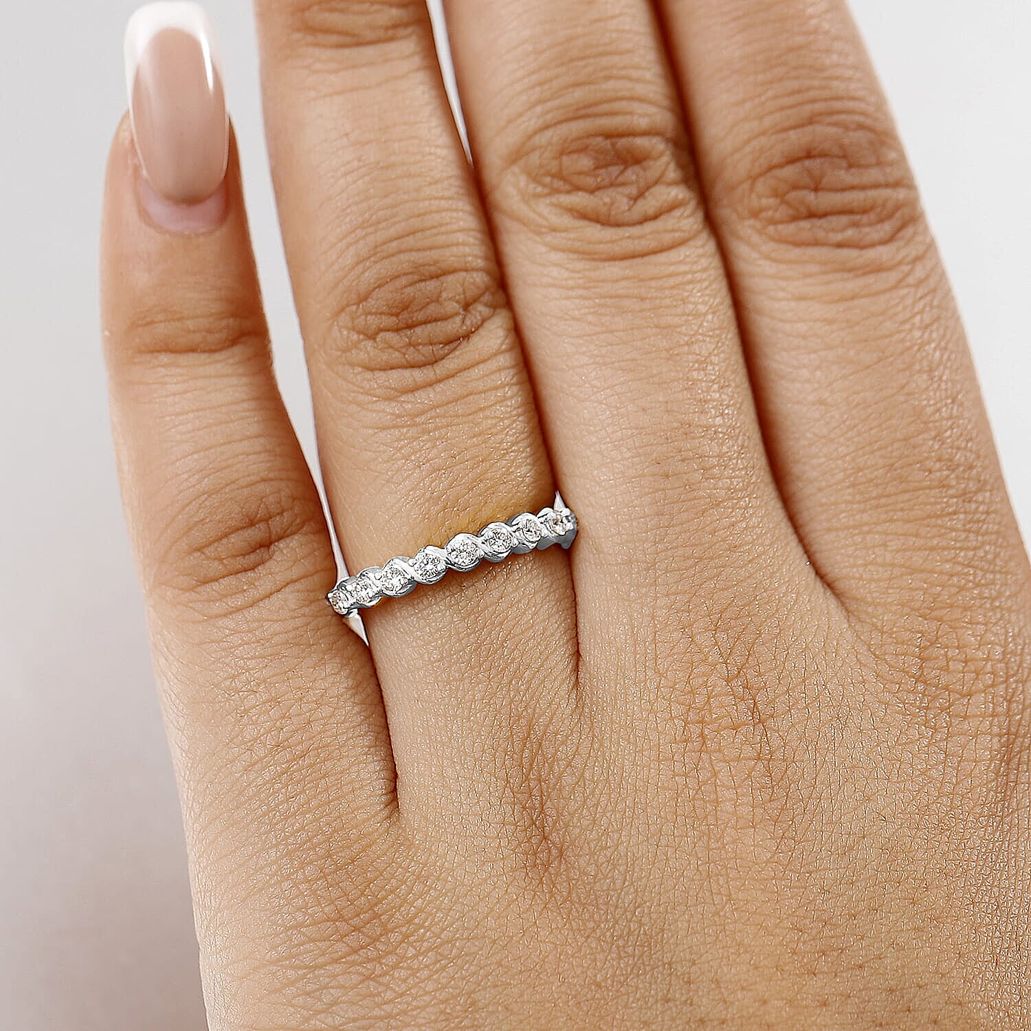 E-F VS / 10K White Gold / 10 - Product card gallery slide 3 (9433047138559)