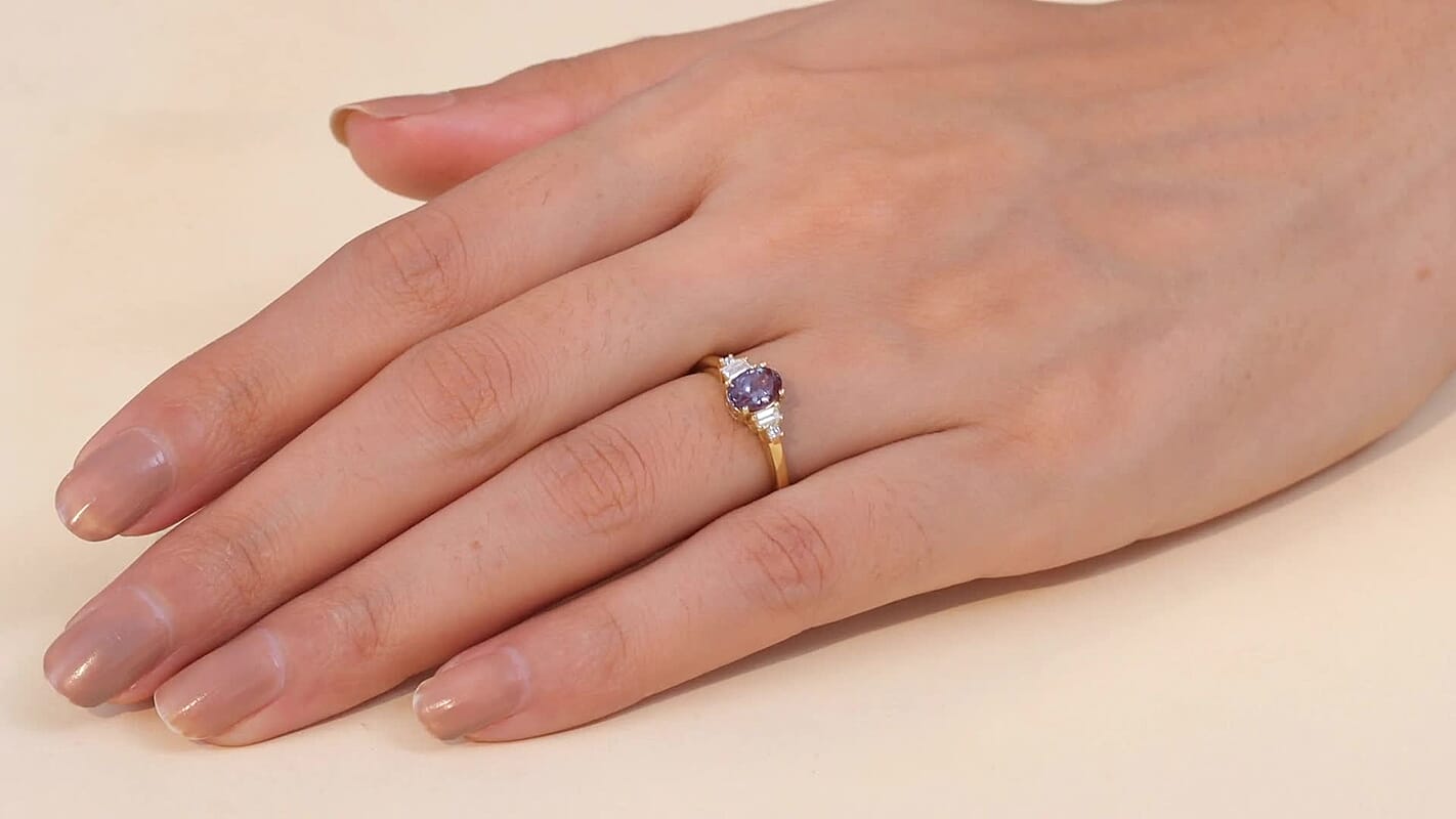 Luxuriant AAA Lab Grown Alexandrite, Lab Grown Diamond (G-H,SI) (0.16 cts) Ring in 18K Vermeil YG Over Sterling Silver (Size 6.0) 1.20 ctw