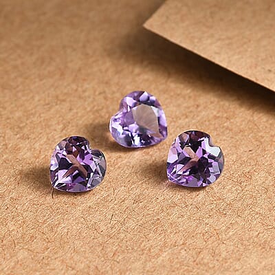 Bolivian Amethyst Set of 3 (Hrt 6 mm) 2.05 ctw Loose Gemstone