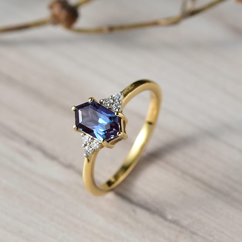 Luxuriant AAA Lab Grown Alexandrite and Lab Grown Diamond G-H SI 1.50 ctw Shadow Prism Ring in 18K Vermeil Yellow Gold Over Sterling Silver (Size 6.0)