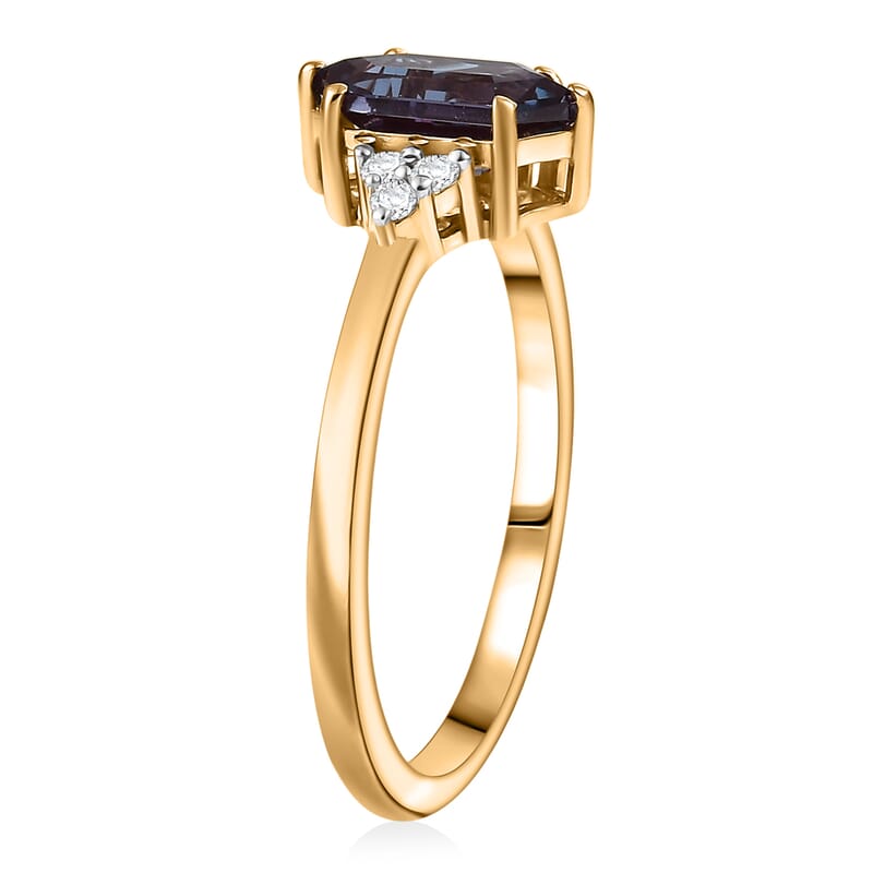 Luxuriant AAA Lab Grown Alexandrite and Lab Grown Diamond G-H SI 1.50 ctw Shadow Prism Ring in 18K Vermeil Yellow Gold Over Sterling Silver (Size 6.0)