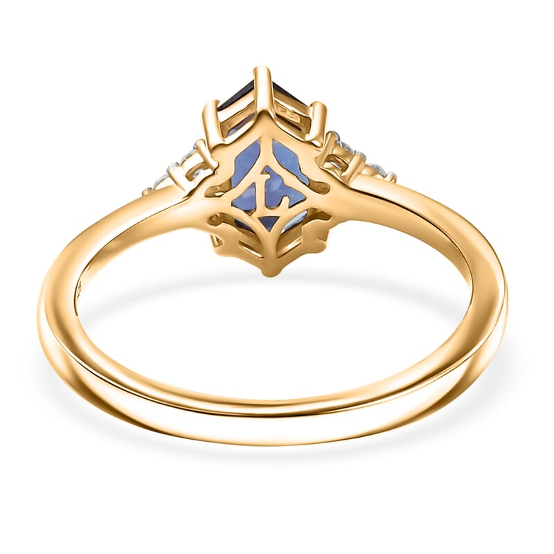Luxuriant AAA Lab Grown Alexandrite and Lab Grown Diamond G-H SI 1.50 ctw Shadow Prism Ring in 18K Vermeil Yellow Gold Over Sterling Silver (Size 6.0)