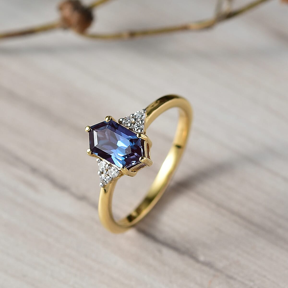 Luxuriant AAA Lab Grown Alexandrite and Lab Grown Diamond G-H SI 1.50 ctw Shadow Prism Ring in 18K Vermeil Yellow Gold Over Sterling Silver (Size 7.0) image number 1