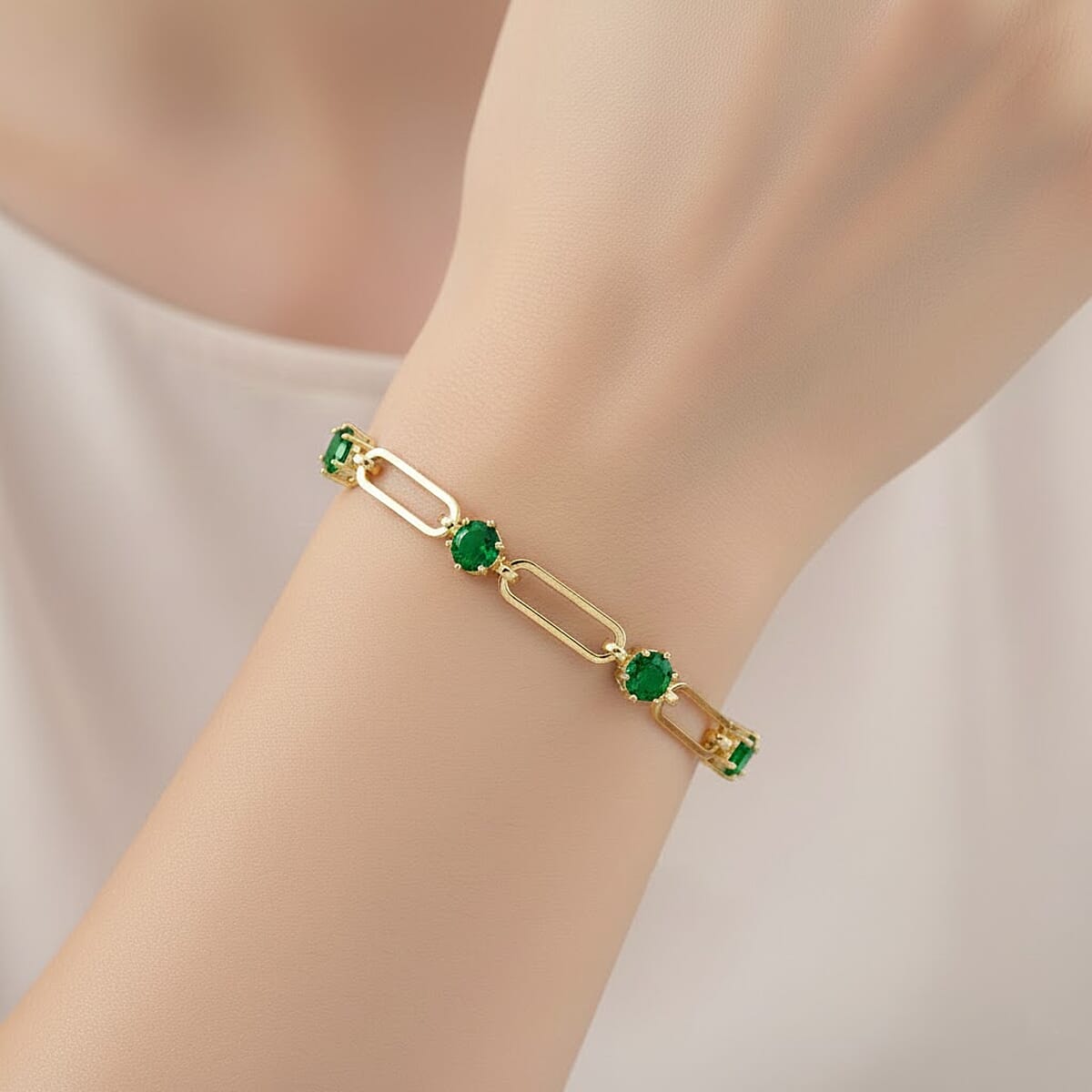 Doorbuster Green Austrian Crystal Paperclip Chain Bracelet in Goldtone (7.5-9.5In) image number 2