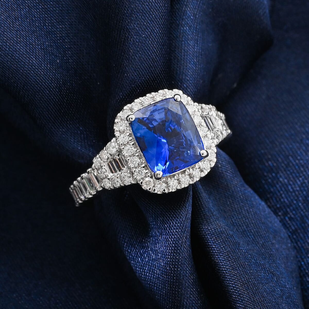 Chairman Collection Certified & Appraised Rhapsody AAAA Ceylon Blue Sapphire and E-F VS Diamond 4.21 ctw Ring in 950 Platinum (Size 7.0)  10.67 Grams image number 1
