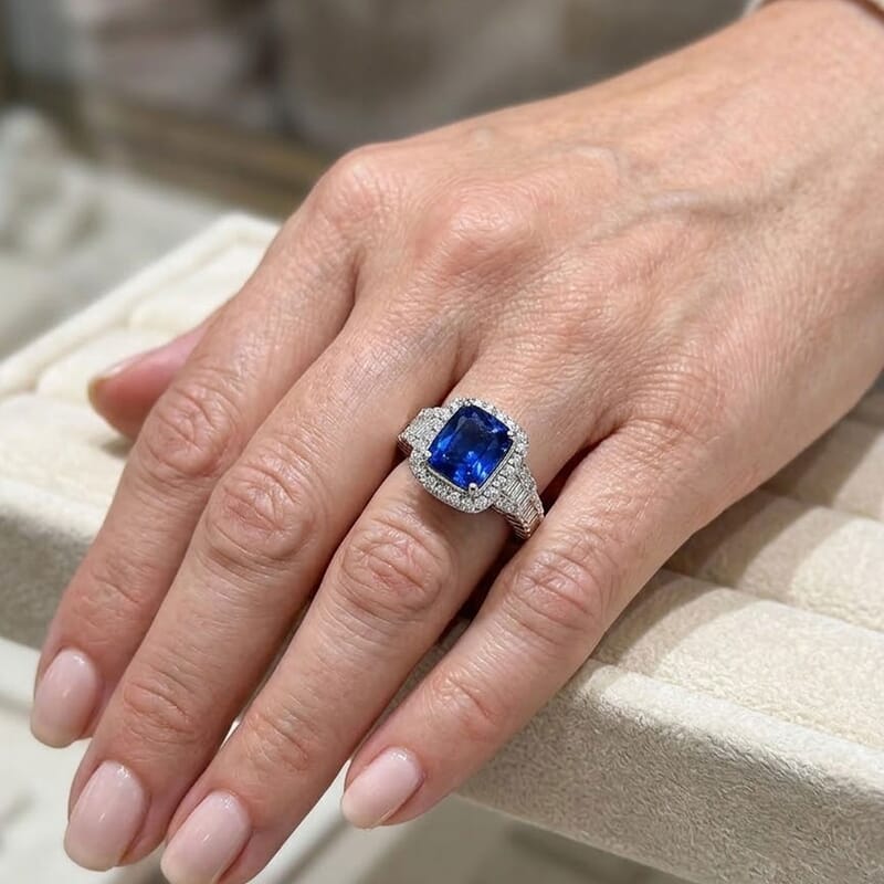 Chairman Vault Collection Certified & Appraised Rhapsody AAAA Ceylon Blue Sapphire and E-F VS Diamond 4.20 ctw Ring in 950 Platinum (Size 7.0)  10.67 Grams