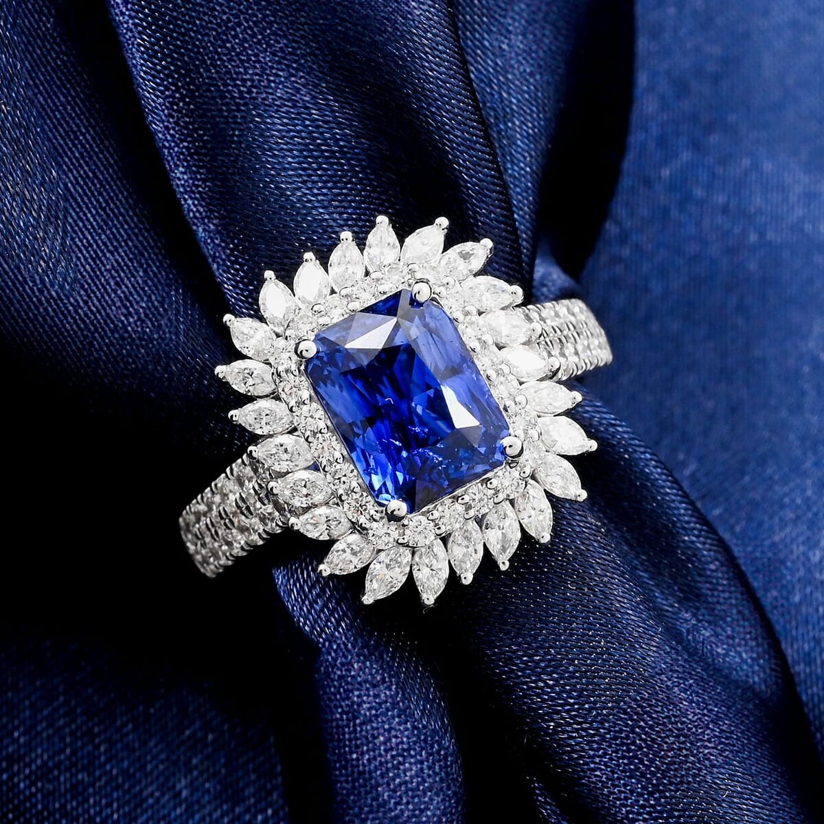 Chairman Collection Certified & Appraised Rhapsody AAAA Ceylon Blue Sapphire and E-F VS Diamond 4.55 ctw Ring in 950 Platinum (Size 7.0)  10.20 Grams image number 1