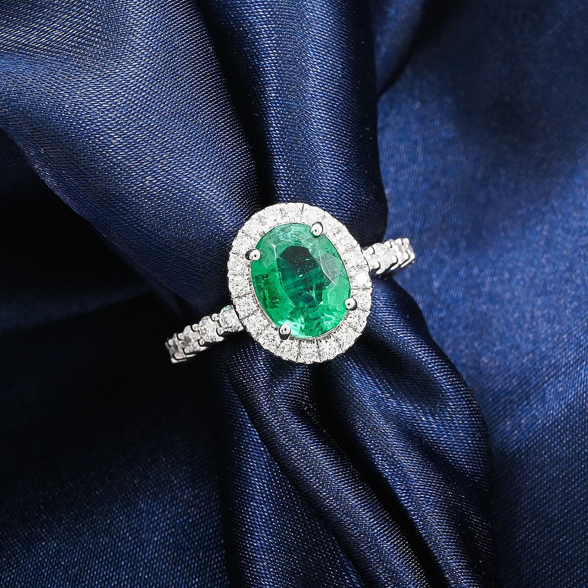 Chairman Collection Certified & Appraised Rhapsody 950 Platinum AAAA Brazilian Emerald, Diamond (E-F, VS) Ring (Size 7.0) (8.26 g) 3.00 ctw image number 1