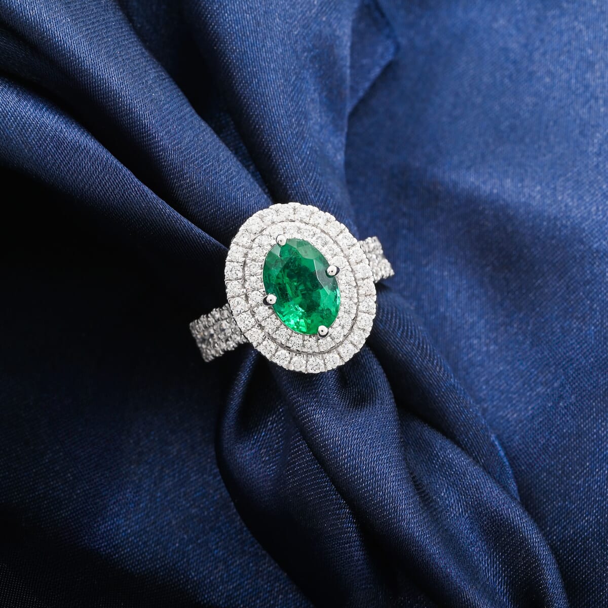 Chairman Collection Certified & Appraised Rhapsody AAAA Brazilian Emerald and E-F VS Diamond 3.35 ctw Ring in 950 Platinum (Size 7.0)  12.50 Grams image number 1