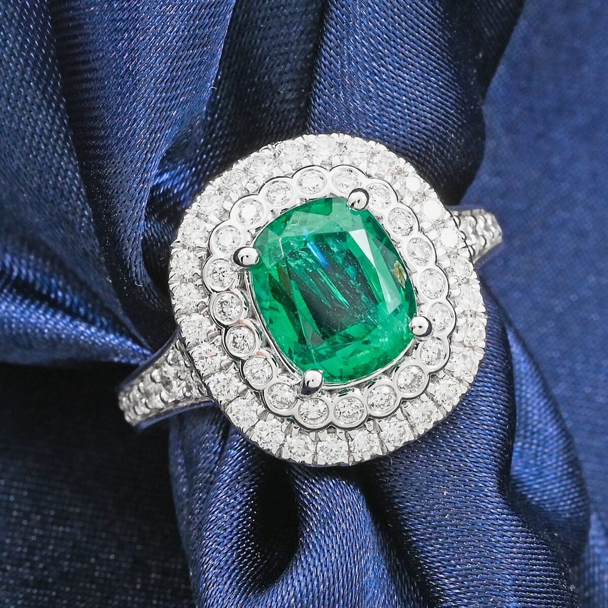 Chairman Collection Certified & Appraised Rhapsody AAAA Brazilian Emerald and E-F VS Diamond 3.40 ctw Ring in 950 Platinum (Size 7.0)  11.36 Grams image number 1
