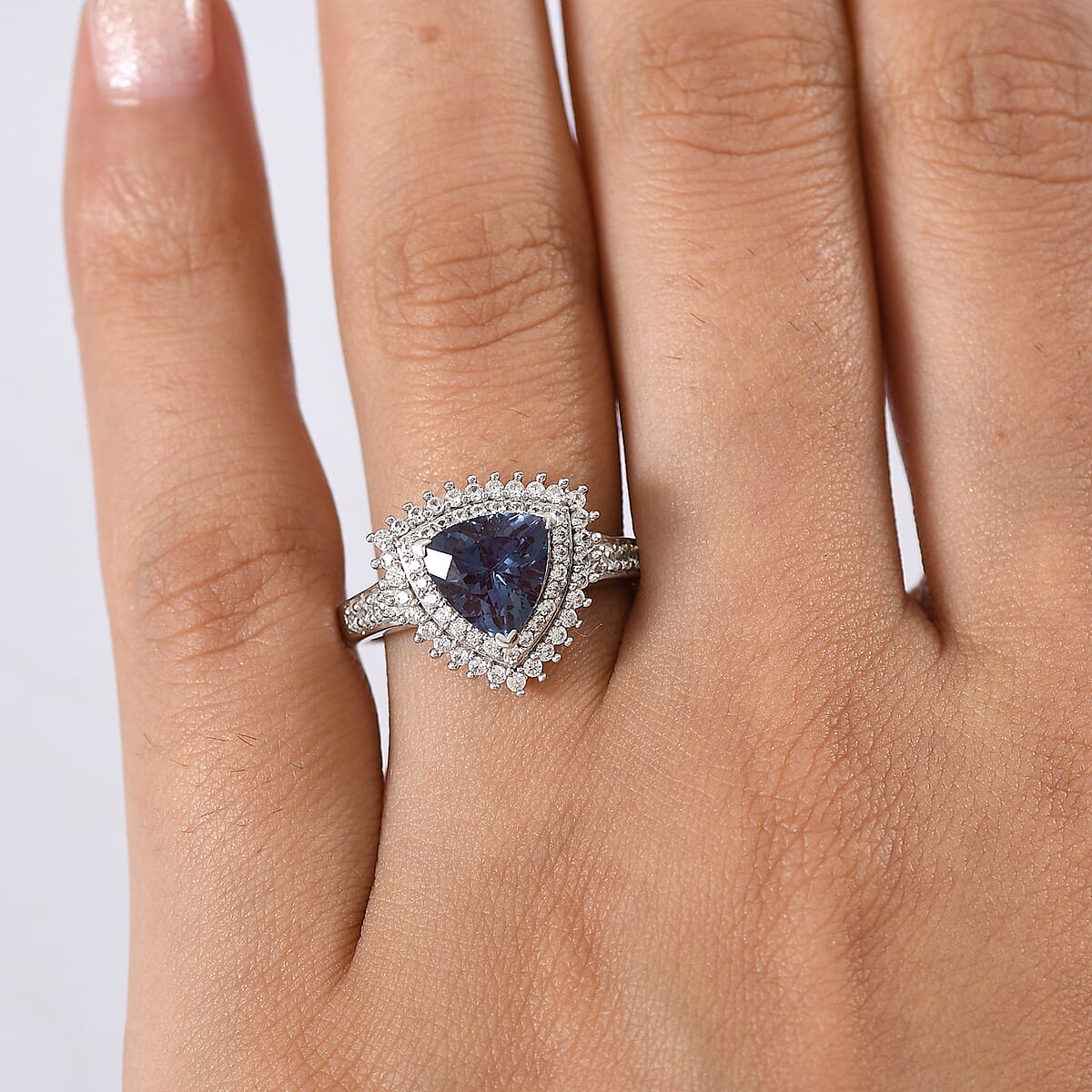 Luxuriant Premium Lab Grown Alexandrite and White Zircon 3.25 ctw Radiant Eclipse Ring in Rhodium Over Sterling Silver (Size 7.0) image number 2