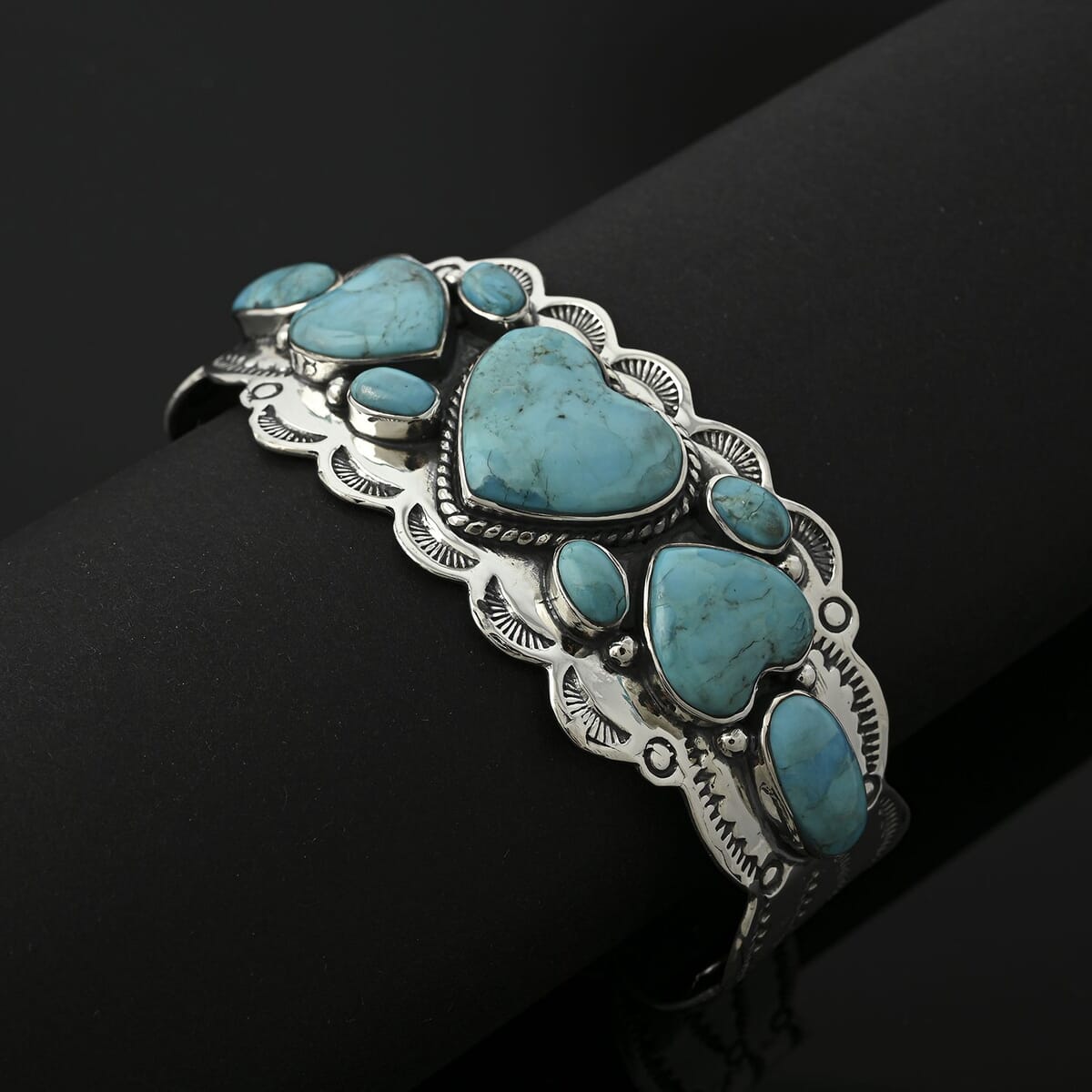 Santa Fe Style Kingman Turquoise 85.00 ctw Cuff Bracelet in Sterling Silver (Adjustable) image number 1