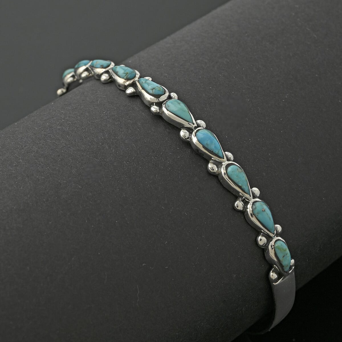 Santa Fe Style Kingman Turquoise 12.00 ctw Cuff Bracelet in Sterling Silver (Adjustable) image number 1