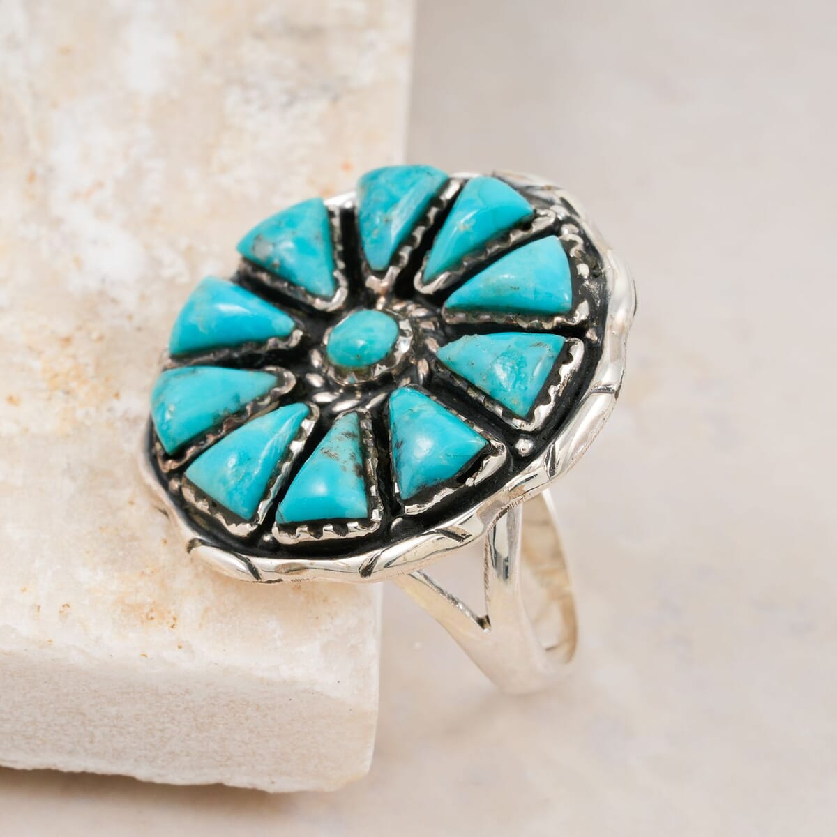 Santa Fe Style Kingman Turquoise 19.00 ctw Ring in Sterling Silver (Size 11.0) image number 1