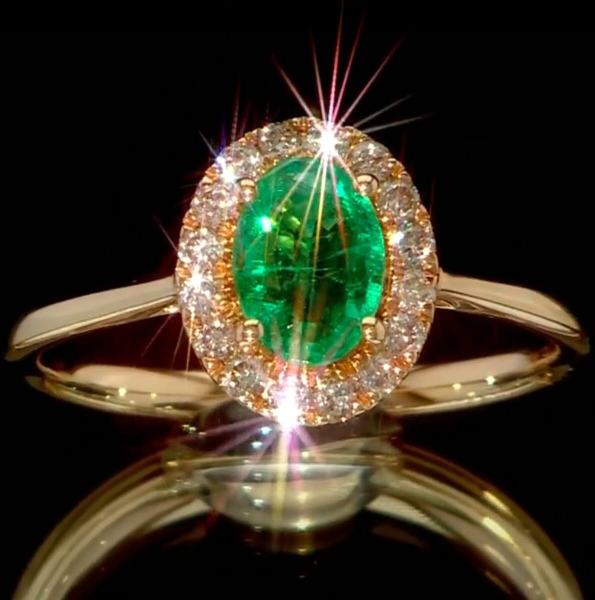 Luxoro AAA Kagem Zambian Emerald and G-H I2 Diamond 1.10 ctw Ring in 14K Yellow Gold (Size 6.0) image number 0