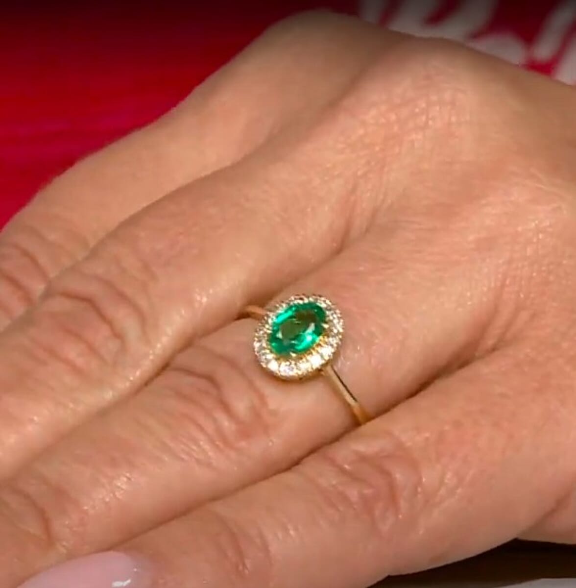 Luxoro AAA Kagem Zambian Emerald and G-H I2 Diamond 1.10 ctw Ring in 14K Yellow Gold (Size 7.0) image number 4