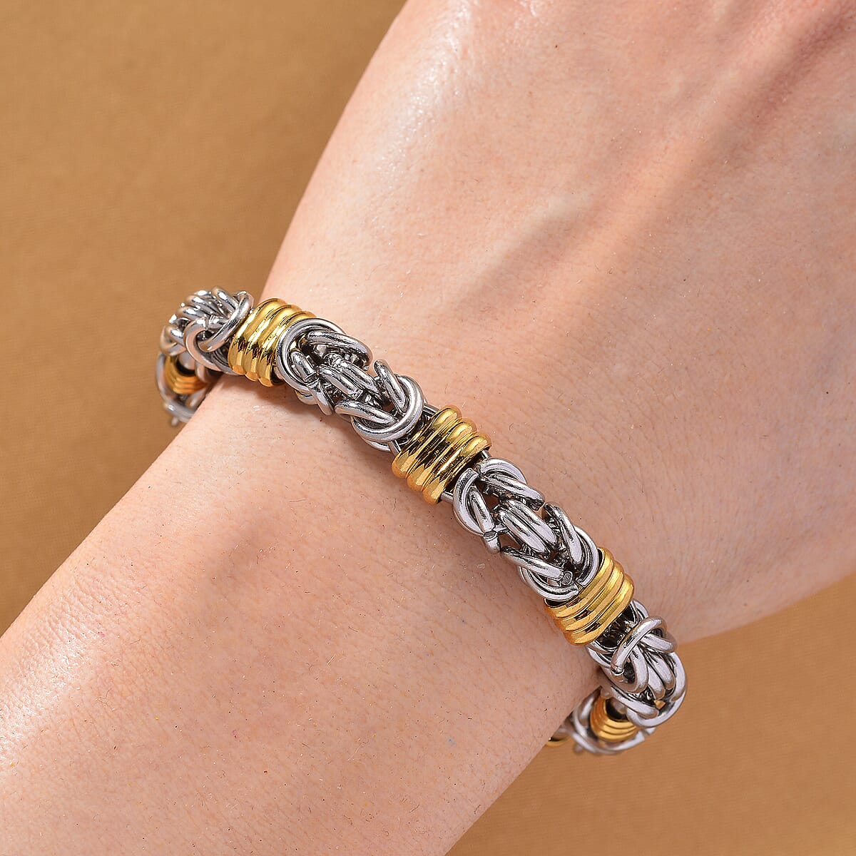 EverTrue Fashionable Two-Tone Byzantine Chain Bracelet in ION Plated YG and Stainless Steel (8.00 In) image number 1