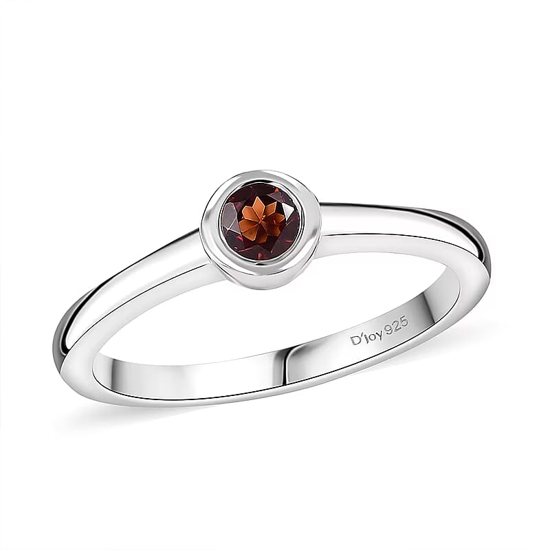 D'Joy Poke Free Mozambique Garnet 0.35 ctw Solitaire Ring in Rhodium Over Sterling Silver (Size 10.0)