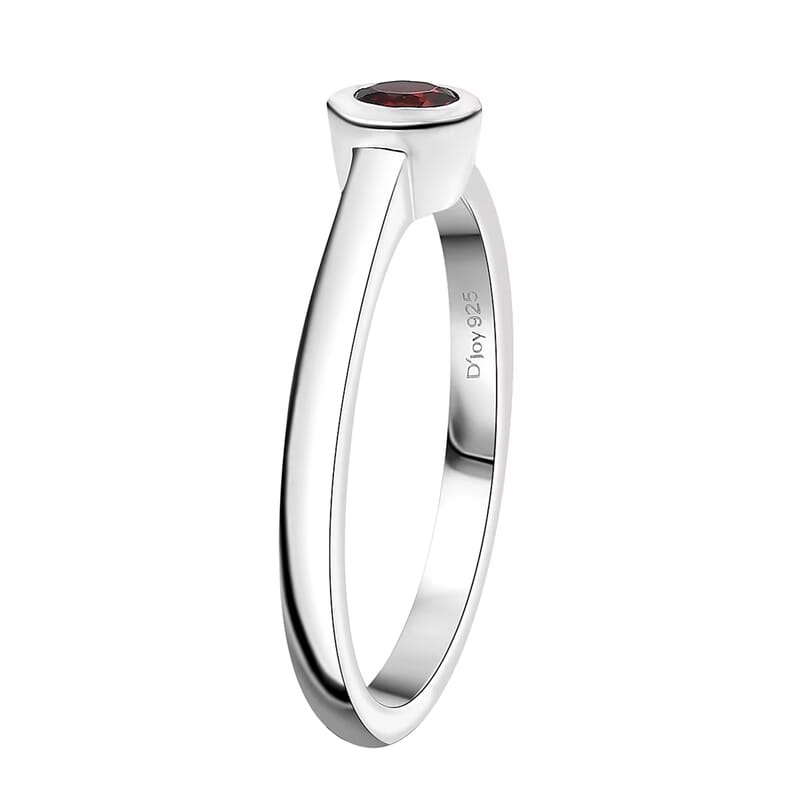 D'Joy Poke Free Mozambique Garnet 0.35 ctw Solitaire Ring in Rhodium Over Sterling Silver (Size 10.0)