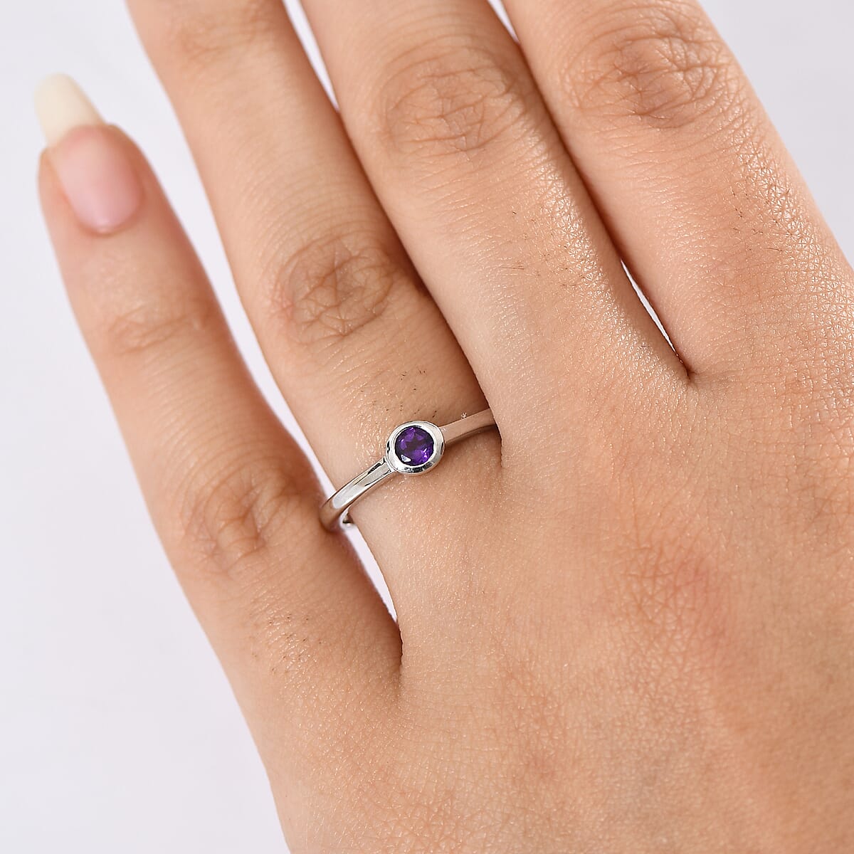 D'Joy Poke Free African Amethyst 0.25 ctw Solitaire Ring in Rhodium Over Sterling Silver (Size 9.0) image number 2