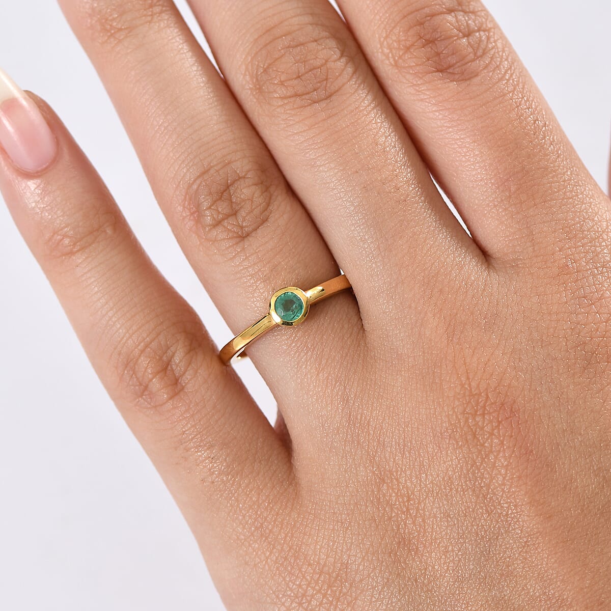 D'Joy Poke Free Kagem Zambian Emerald 0.25 ctw Solitaire Ring in 18K Vermeil Yellow Gold Over Sterling Silver (Size 10.0) image number 2