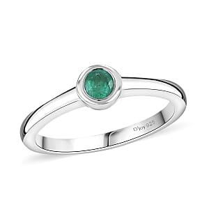 D'Joy Poke Free Kagem Zambian Emerald 0.25 ctw Solitaire Ring in Rhodium Over Sterling Silver (Size 7.0)