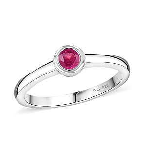 D'Joy Poke Free Niassa Ruby (FF) 9.0) 0.35 ctw Solitaire Ring in Rhodium Over Sterling Silver (Size 10.0)