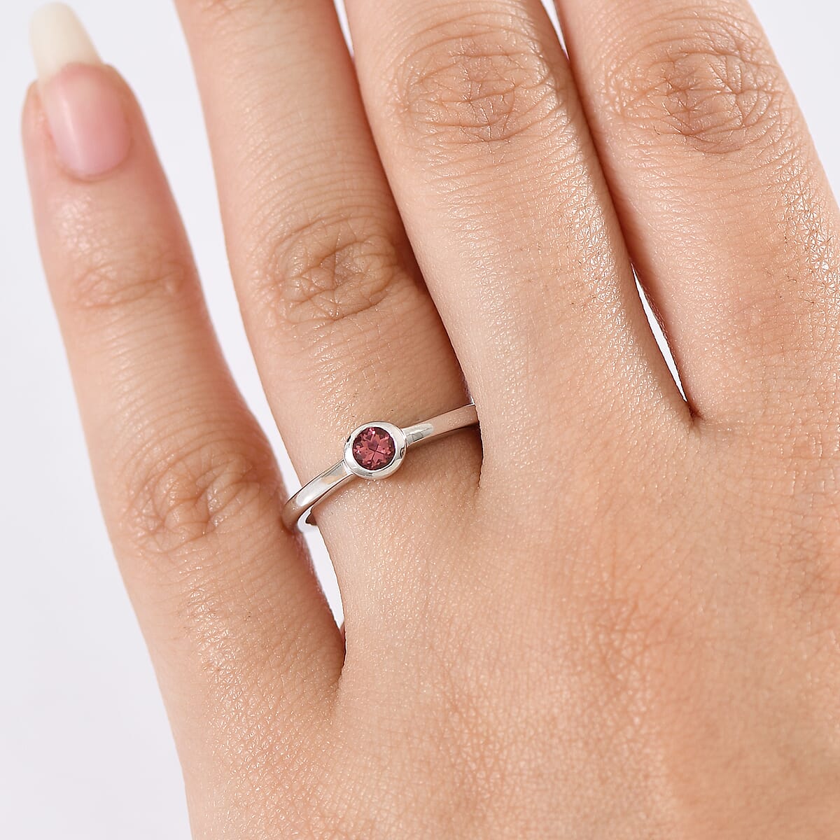 D'Joy Poke Free Niassa Ruby (FF) 9.0) 0.35 ctw Solitaire Ring in Rhodium Over Sterling Silver (Size 10.0) image number 2
