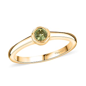D'Joy Poke Free Peridot 0.30 ctw Solitaire Ring in 18K Vermeil Yellow Gold Over Sterling Silver (Size 10.0)